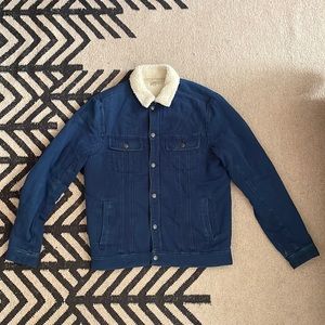 Mens Faherty Sherpa lined denim jacket.